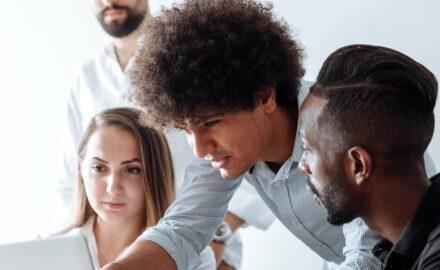 6 Smart Ways to Overcome Communication Barriers in Multicultural Workplaces