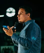 Public Speaking Secrets From a CEO Who Spoke to 10,000 People in 1 Year